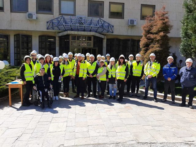 С министър